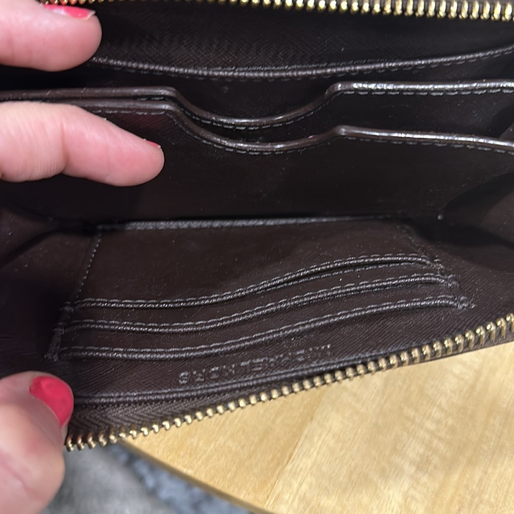 ⭐️SOLD⭐️ Michael Kors Brown and Gold Wallet with Removable Wrist Strap - Picture 10 of 13